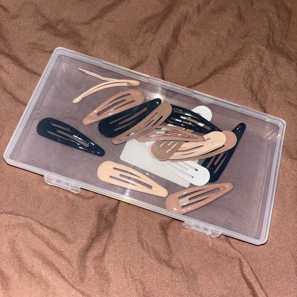 Hair Clips - Picture 1 of 1